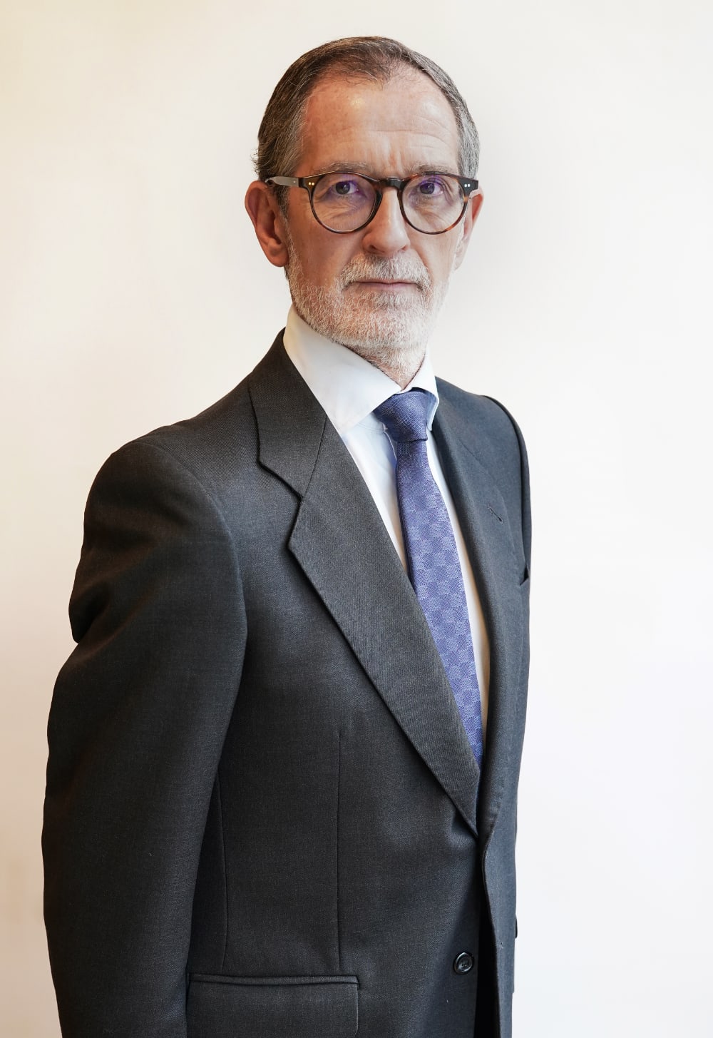 Dr. César Pérez-Caballero